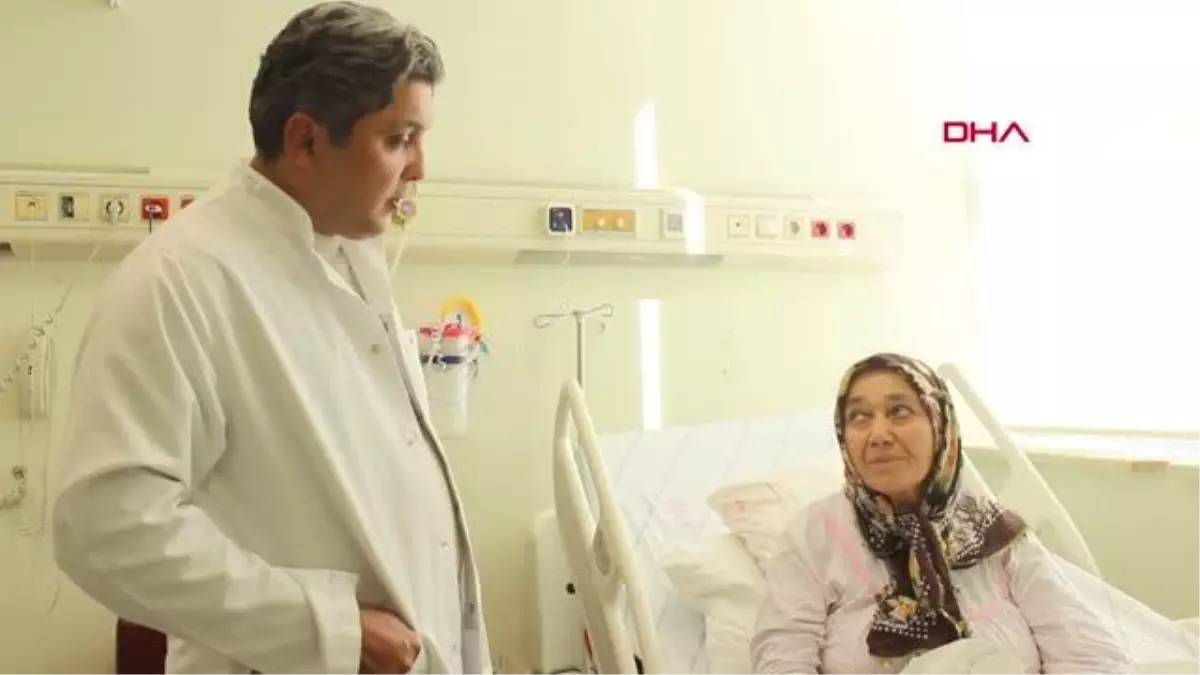 İNCE BAĞIRSAĞI KARIN CİLDİNE YAPIŞAN HASTA, OPERASYONLA SAĞLIĞINA KAVUŞTU