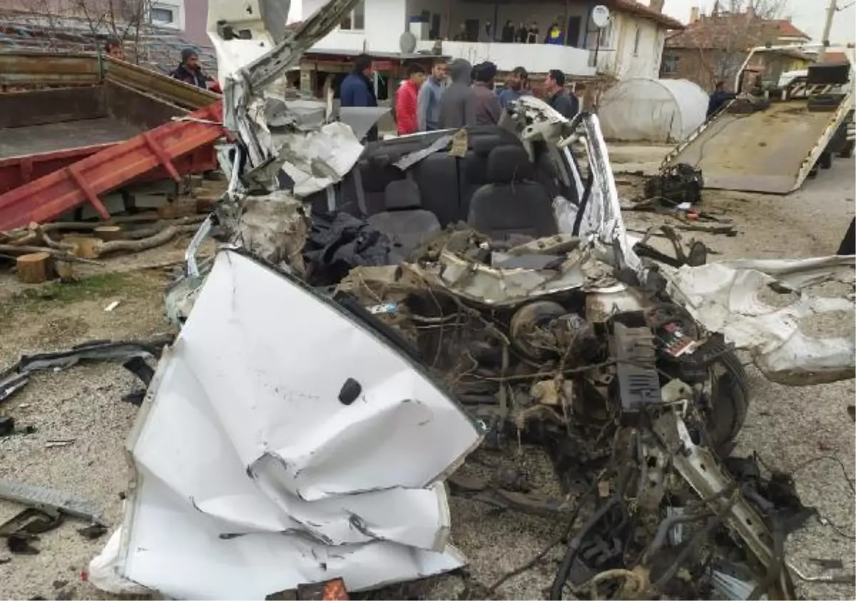 Ortalığı savaş alanına çeviren otomobilin hız kadranı 200'de takılı kaldı