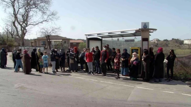 The bus revolt of the people of Rumelifeneri ... IETT bus does not stop in that village