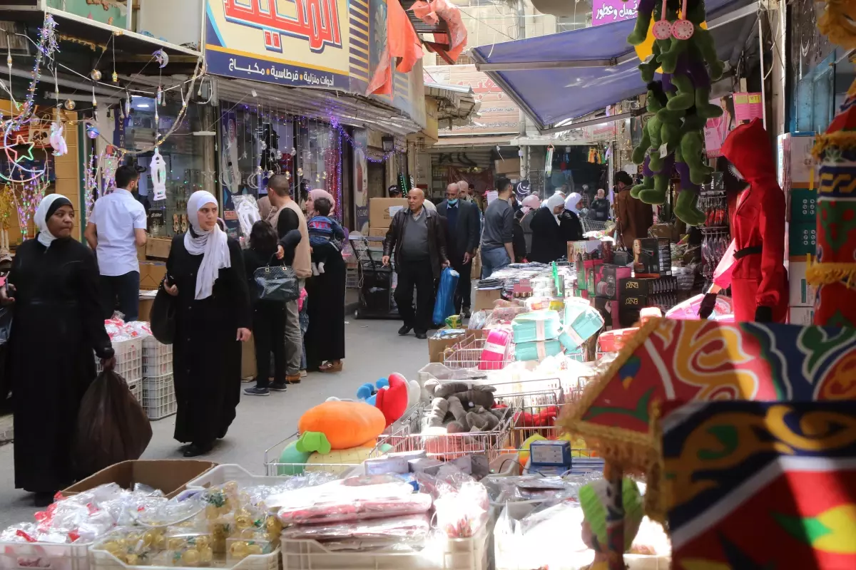 Ürdün'de Kovid-19 tedbirlerinin gevşetilmesiyle bu yıl ramazan süslerine rağbet arttı