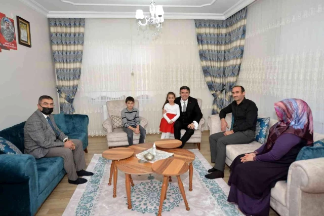 Son dakika haber | Erzurum Valisi Memiş, şehit ailesine konuk oldu