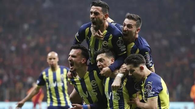 İrfan Can Kahveci derbi öncesi rakip tahlili yaptı! Kelamları Galatasaray taraftarını çıldırttı