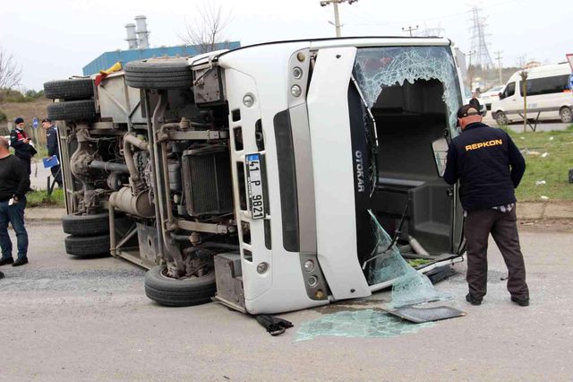 kocaeli de tir ile isci servisi carpisti 2 si 11 14845399 o