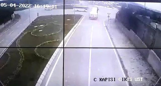 kocaeli de tir ile isci servisi carpisti 2 si 4 14845399 o
