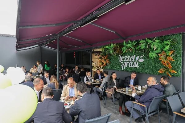 'Lezzet Arası' restoranının 15'inci şubesi Batı Ataşehir'de açıldı
