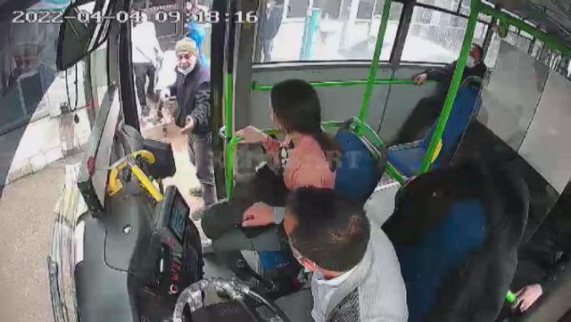 otobus soforu fenalasan yolcuyu hastaneye 5 14844177 o