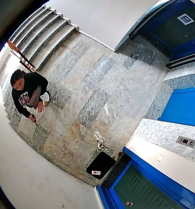 1 çocuk annesi kadını, kadın komşusu hayatından bezdirdi 1 çocuk annesi kadını, kadın komşusu hayatından bezdirdi