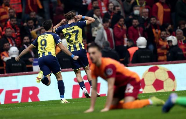 Ali Koç kesenin ağzını sonuna kadar açtı! Fenerbahçe'de futbolculara çılgın derbi primi Ali Koç kesenin ağzını sonuna kadar açtı! Fenerbahçe'de futbolculara çılgın derbi primi