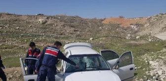 Ankara'da otomobil, şarampole yuvarlandı: 4 yaralı