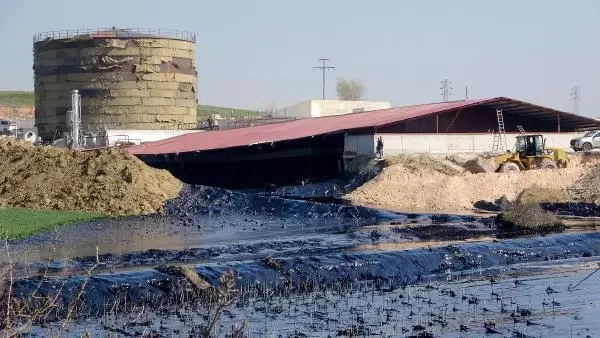 Fuel Oil kazanı patladı; Tonlarca yakıt çevreye yayıldı Fuel Oil kazanı patladı; Tonlarca yakıt çevreye yayıldı