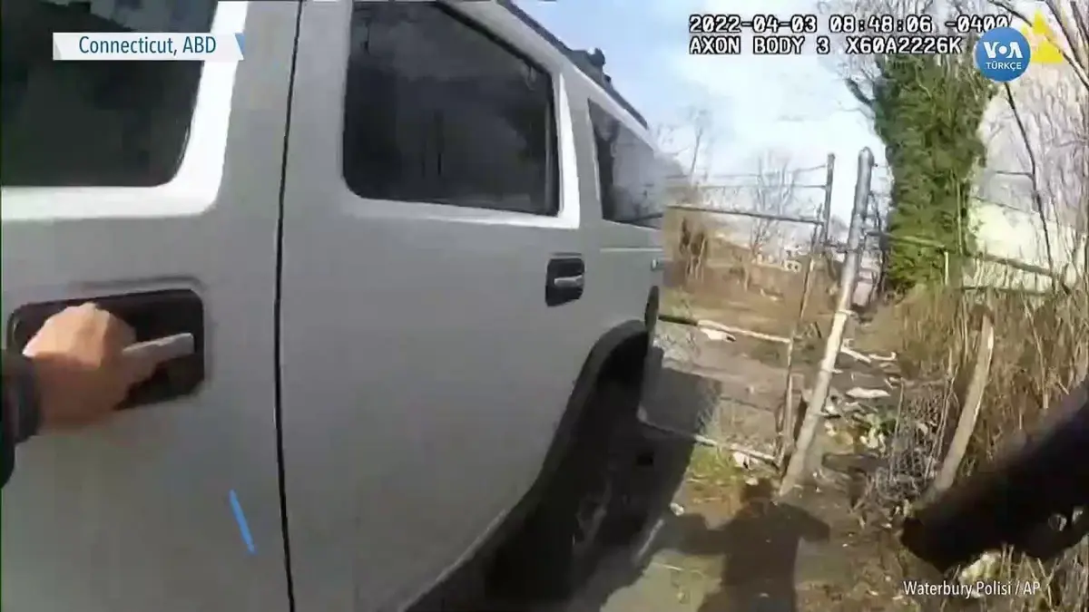 Hummer ile Polis Barikatını Aştı