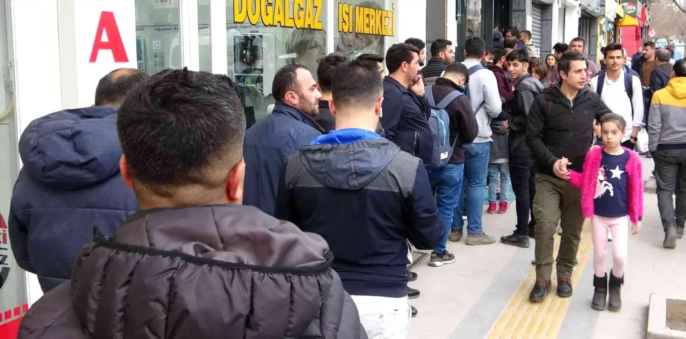 Van'da çiğ köfteye yoğun ilgi