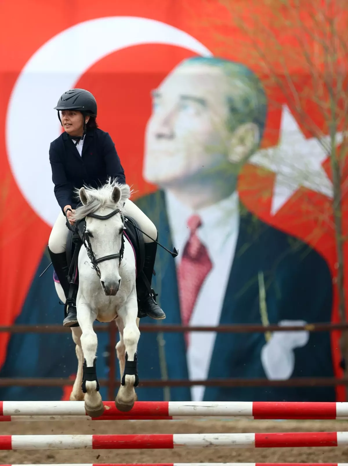 10 Nisan Polis Haftası Kupası Engel Atlama Binicilik Yarışmaları, Ankara'da düzenlendi