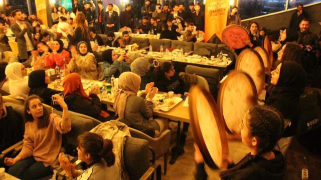 AK Parti Gençlik Kolları'ndan tepki çeken sahur paylaşımı! Partinin eski vekili hemen kaldırılmasını talep etti AK Parti Gençlik Kolları'ndan tepki çeken sahur paylaşımı! Partinin eski vekili hemen kaldırılmasını talep etti