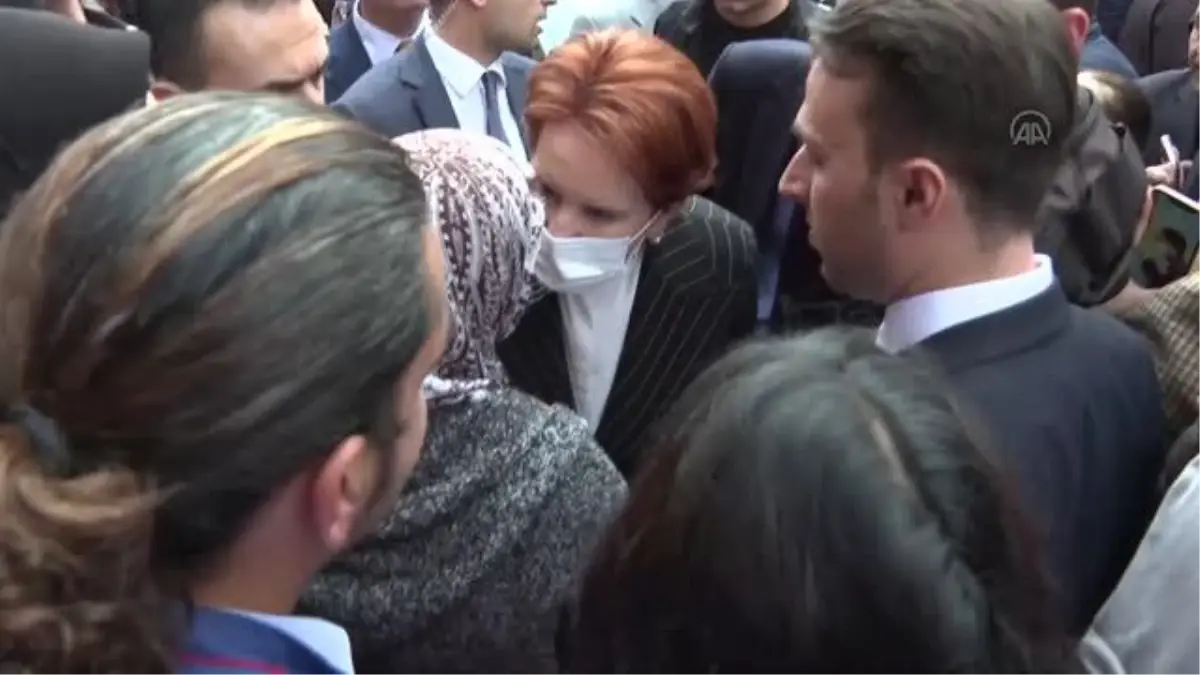 Akşener, Bornova ve Kemalpaşa'da ziyaretlerde bulundu