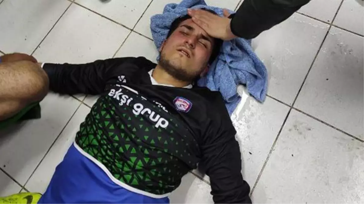 Amatör Lig'de bu da oldu! Birbirlerine ölesiye saldıran futbolcular hastaneye kaldırıldı