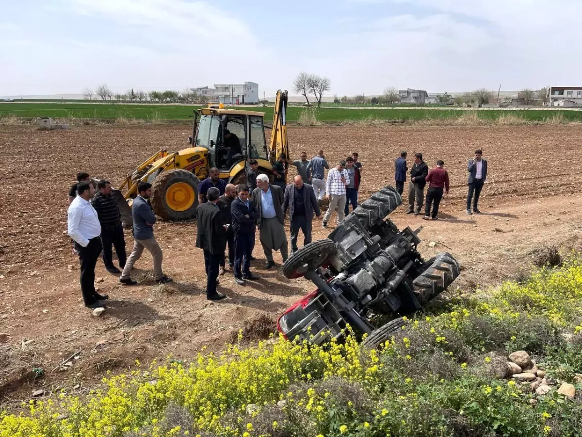 Son Dakika | Devrilen traktörün altında kalan baba öldü, oğlu yaralandı