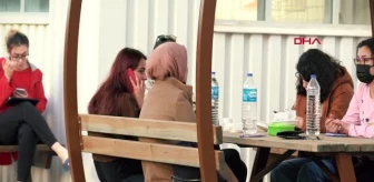 Emine Erdoğan, kız öğrencilerle iftar yaptı