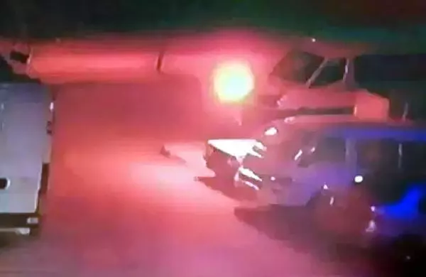 İmza toplanıp apartmandan çıkarılan çift; binaya ateş edip, yöneticinin aracının camlarını kırdı İmza toplanıp apartmandan çıkarılan çift; binaya ateş edip, yöneticinin aracının camlarını kırdı