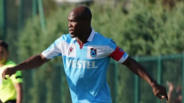 Nwakaeme, Fenerbahçe'ye gidecek mi? Trabzonspor'un kaptanı kararını verdi