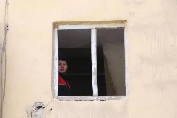 Son dakika gündem: Suriyeli Yasemin, elleri bağlanıp, boğazı kesilerek öldürüldü Son dakika gündem: Suriyeli Yasemin, elleri bağlanıp, boğazı kesilerek öldürüldü