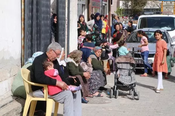Son dakika gündem: Suriyeli Yasemin, elleri bağlanıp, boğazı kesilerek öldürüldü Son dakika gündem: Suriyeli Yasemin, elleri bağlanıp, boğazı kesilerek öldürüldü