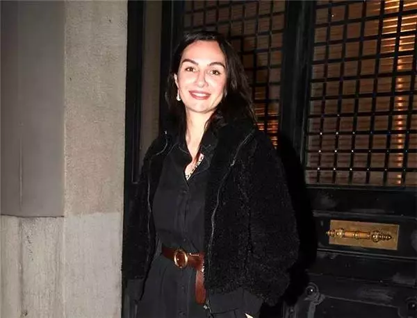 Birce Akalay, Sadettin Saran'la aşk yaşadığı iddiasını yalanladı Birce Akalay, Sadettin Saran'la aşk yaşadığı iddiasını yalanladı