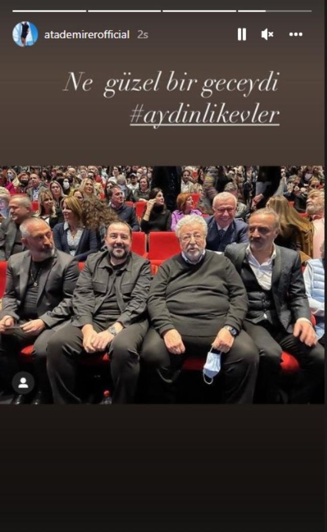 Demet Akbağ 15 yıl sonra tiyatro sahnesine çıktı, usta sanatçılar oyunu ön sıradan izledi