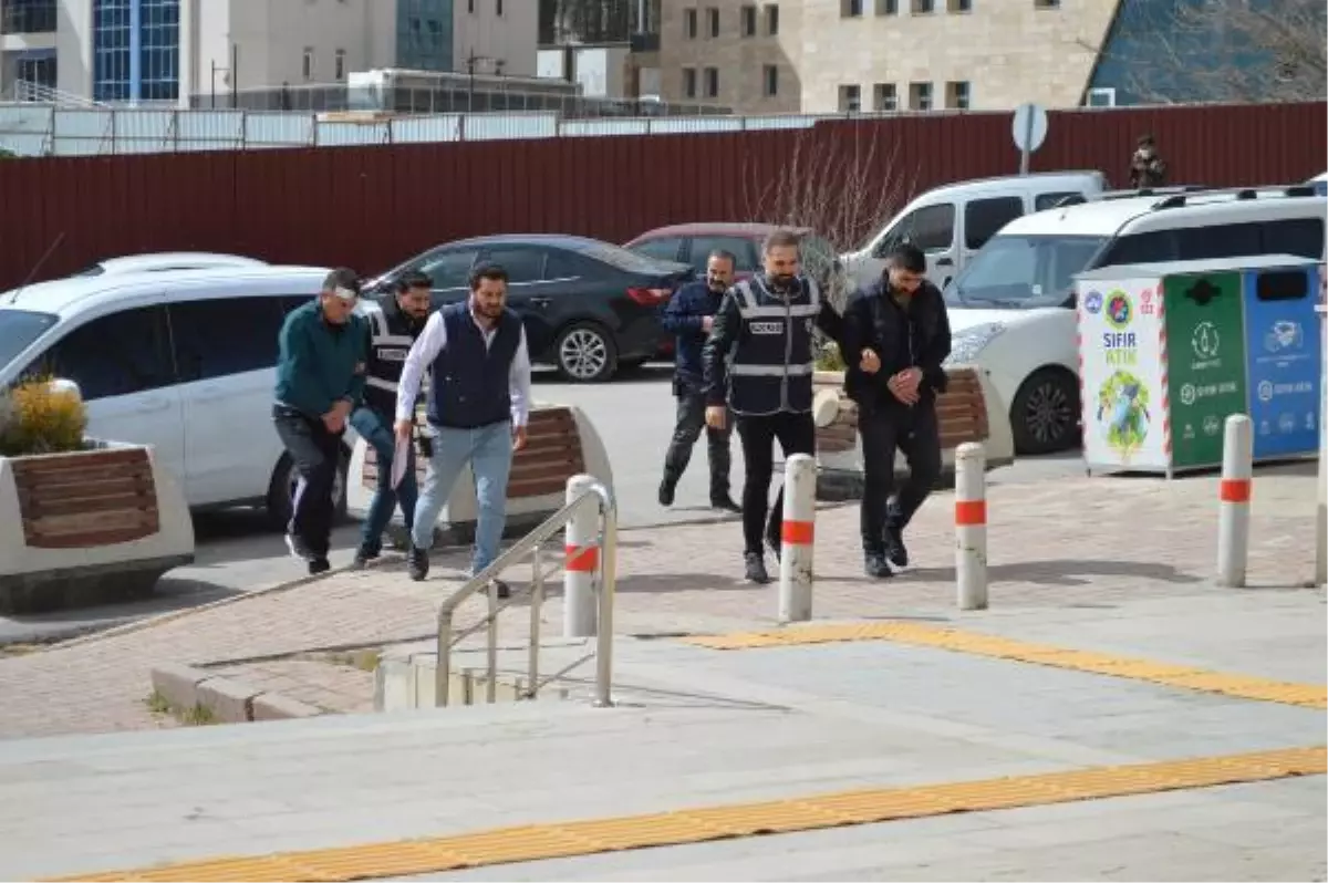 Son dakika haberleri! Elazığ'da 1 kişinin öldüğü silahlı kavga kamerada (2)