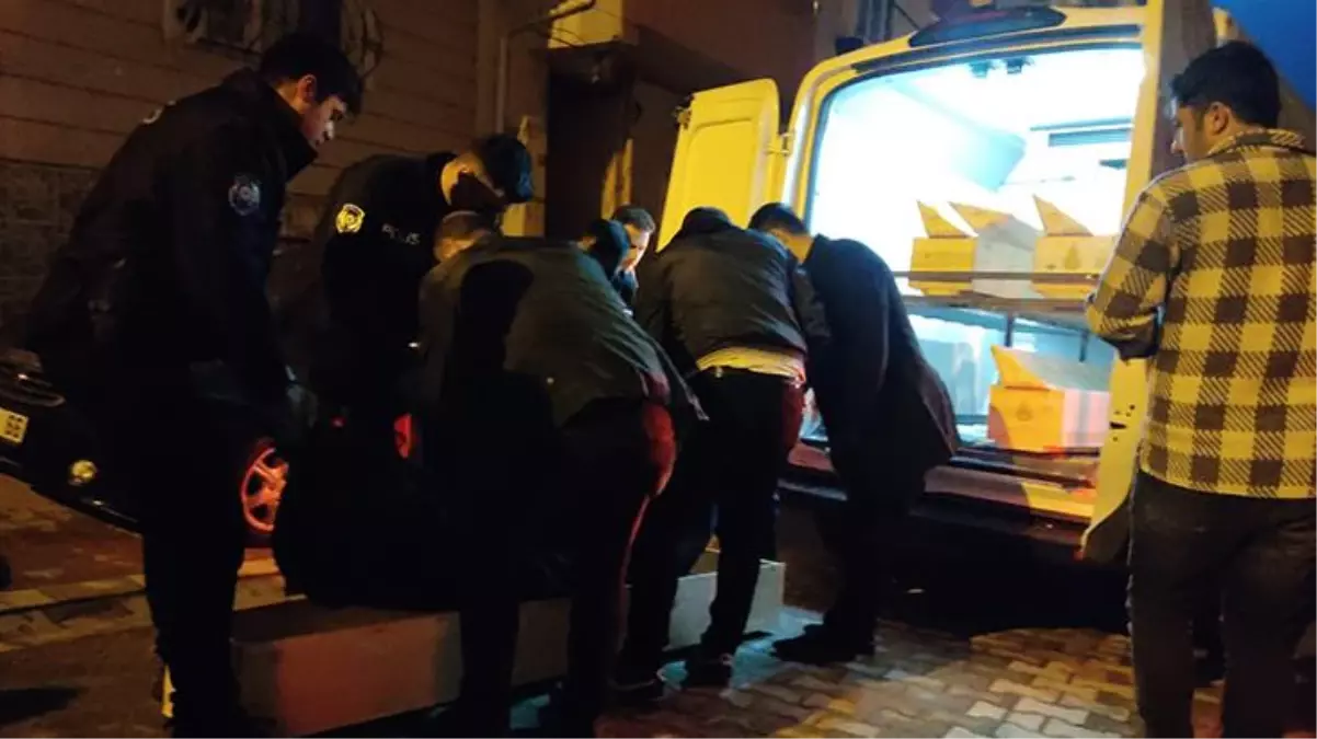 Eşiyle sorunlar yaşayan 3 çocuk annesi kadın, kocasının silahıyla intihar etti