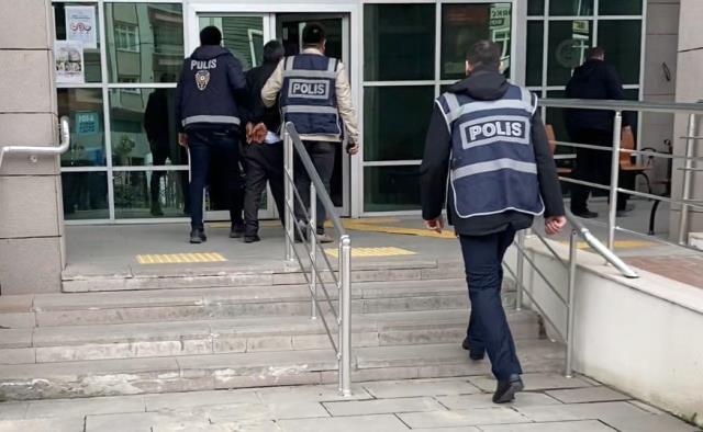 Kemerle boğularak öldürülen Zeynep'e eski eşinin tuzak kurduğu ortaya çıktı Kemerle boğularak öldürülen Zeynep'e eski eşinin tuzak kurduğu ortaya çıktı