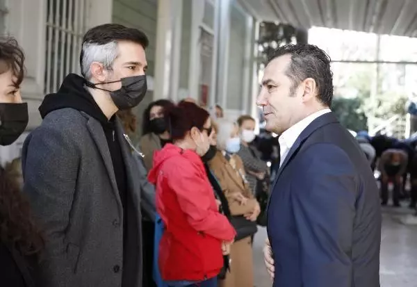 Şarkıcı Koray Candemir'in annesi son yolculuğuna uğurlandı Şarkıcı Koray Candemir'in annesi son yolculuğuna uğurlandı