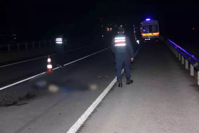 Tekirdağ'da karayolunda yürüyen yayaya tır çarptı, şahıs hayatını kaybetti