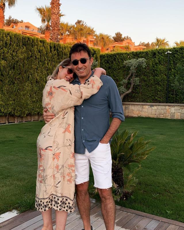 Trafik kazasında kaybettiği sevgilisi için şarkı yazan Gülçin Ergül, gözyaşlarına hakim olamadı Trafik kazasında kaybettiği sevgilisi için şarkı yazan Gülçin Ergül, gözyaşlarına hakim olamadı