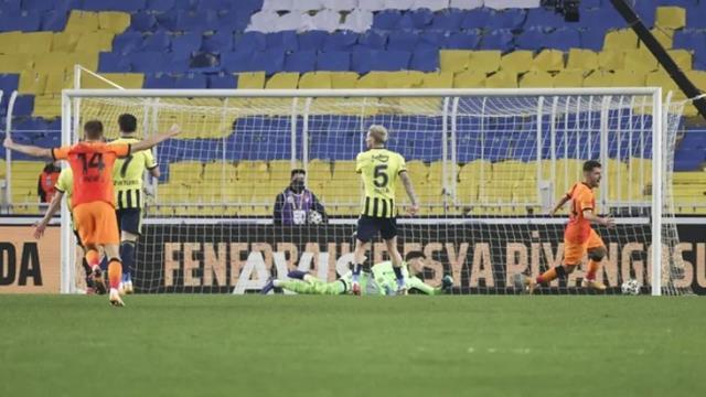 Fenerbahçe'de derin endişe! Galatasaray tarihte bir ilki başarmanın peşinde