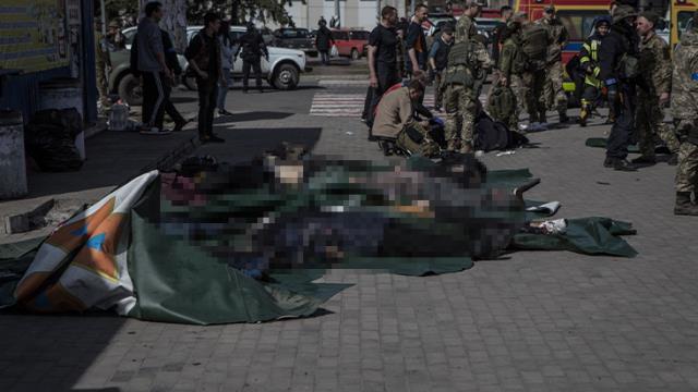 Gar katliamı bardağı taşırdı! Zelesnki, Putin'e öfke kustu: Cezalandırılmazsa asla durmayacak Gar katliamı bardağı taşırdı! Zelesnki, Putin'e öfke kustu: Cezalandırılmazsa asla durmayacak