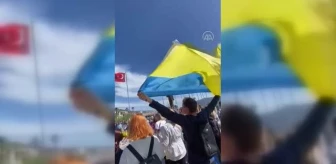 Marmaris'te yaşayan Ukraynalılar, Rusya'nın ülkelerine saldırısını protesto etti