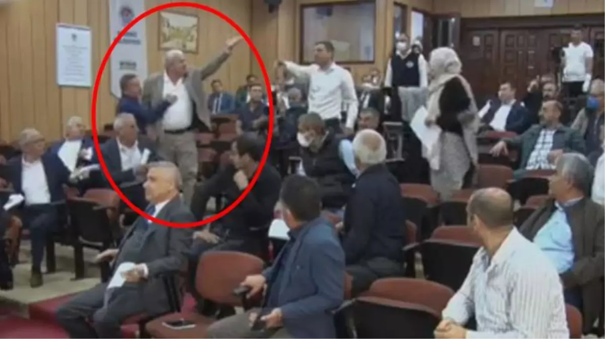 MHP'li ve HDP'li meclis üyeleri arasında 'Silah nerede?' kavgası! Zabıta ekipleri müdahale etti