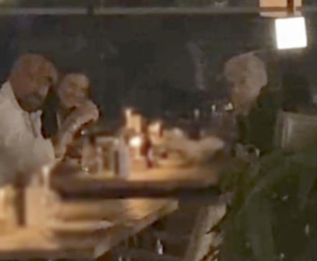 Oyuncu Aslı Enver, sevgilisi Önder Öztarhan ve müstakbel kayınvalidesiyle görüntülendi Oyuncu Aslı Enver, sevgilisi Önder Öztarhan ve müstakbel kayınvalidesiyle görüntülendi