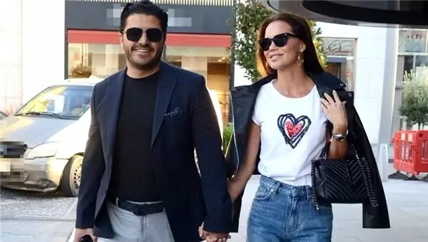 Magazin camiası bu olayı konuşuyor! Hamilelik için tedavi gören Ebru Şallı'nın iç çamaşırları kayboldu, Uğur Akkuş hastaneyi bastı Magazin camiası bu olayı konuşuyor! Hamilelik için tedavi gören Ebru Şallı'nın iç çamaşırları kayboldu, Uğur Akkuş hastaneyi bastı