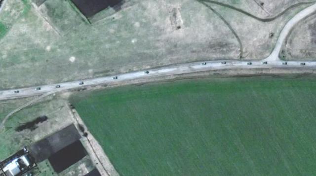 Rusya hedef değiştirdi! Harkov'a ilerleyen 13 km uzunluğundaki konvoy ilk kez uydudan görüntülendi