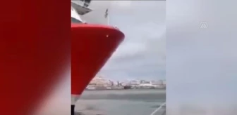 Yolcu gemisi ile petrol tankeri çarpıştı