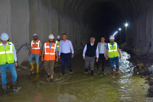 Hatay Reyhanlı'daki Kırıkhan T1 tünelinde ışık göründü Hatay Reyhanlı'daki Kırıkhan T1 tünelinde ışık göründü