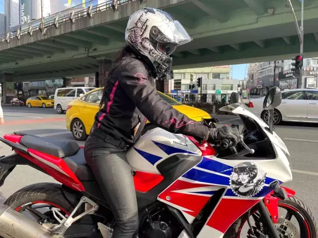 Kadın motor sürücüsüne tükürüklü tacizde bulunup ölüm tehditleri savurdu! Anbean kamerada