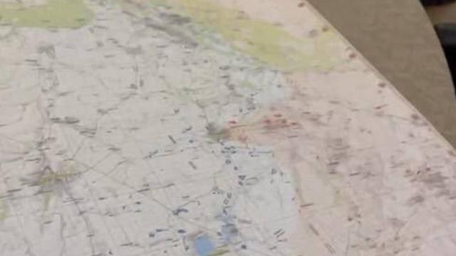 Çeçen lider Kadirov'dan tarihi hata! Canlı yayın sırasında masadaki haritada Rus askerlerin pozisyonları göründü Çeçen lider Kadirov'dan tarihi hata! Canlı yayın sırasında masadaki haritada Rus askerlerin pozisyonları göründü