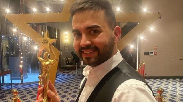 Kadir Ezildi kimdir? Kadir Ezildi nişanlandı mı, kaç yaşında, nereli? En Hamarat Benim Kadir Ezildi Instagram hesabı!