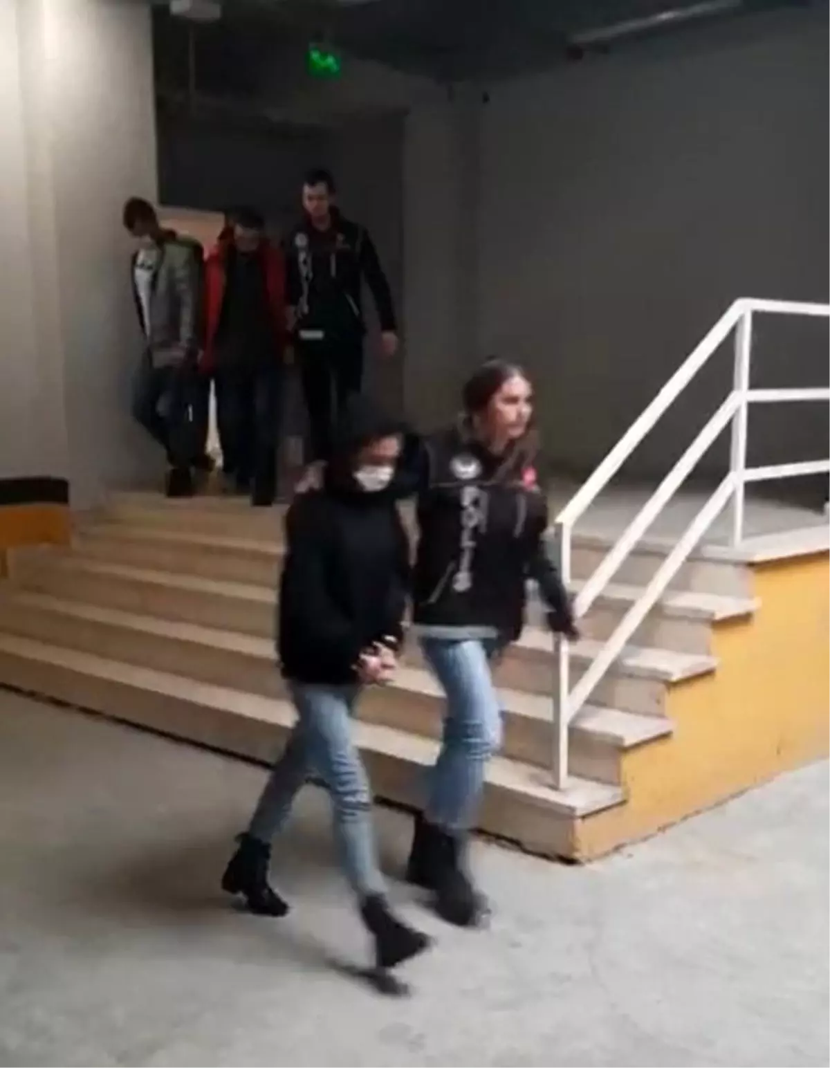 Son dakika haber... Kocaeli'de 2 farklı uyuşturucu operasyonunda 13 kişi yakalandı