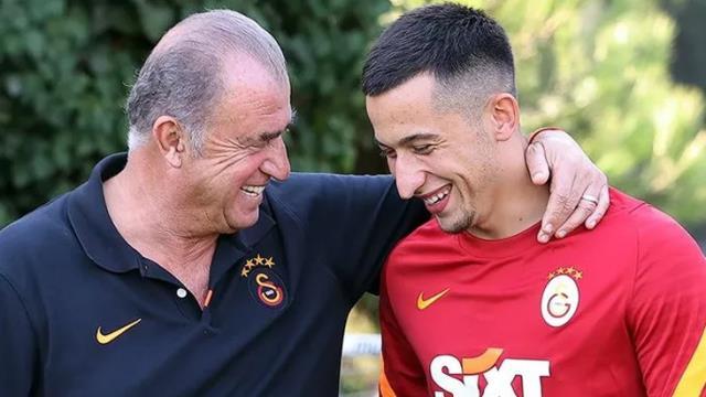 Fatih Terim'in Rumen prensi devlet meselesi oldu! Antrenmana kadar gelecekler Fatih Terim'in Rumen prensi devlet meselesi oldu! Antrenmana kadar gelecekler