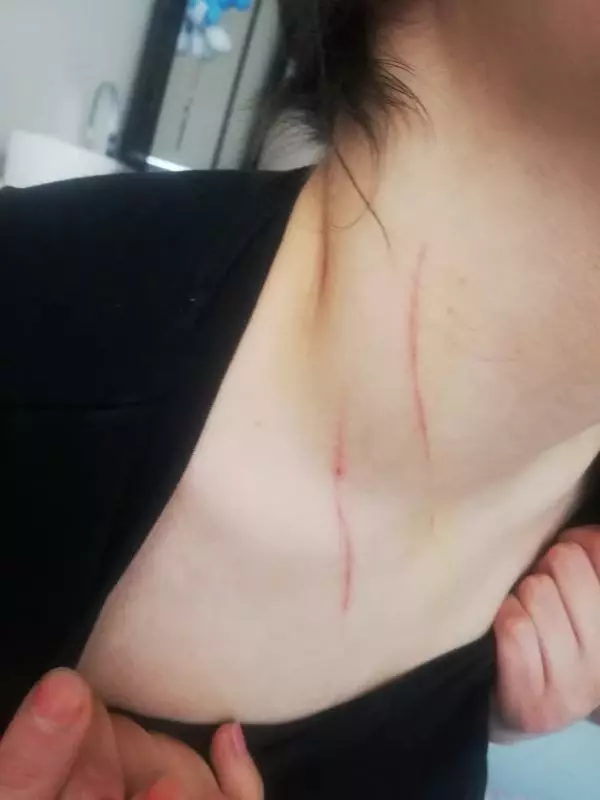 Rezidans dairesinde genç kıza 'Bakire misin?' diye sorup cinsel organına dokunmuşlar Rezidans dairesinde genç kıza 'Bakire misin?' diye sorup cinsel organına dokunmuşlar