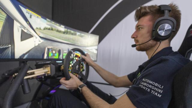 İtalyan otomobil devi Lamborghini, espor takımını tanıttı İtalyan otomobil devi Lamborghini, espor takımını tanıttı